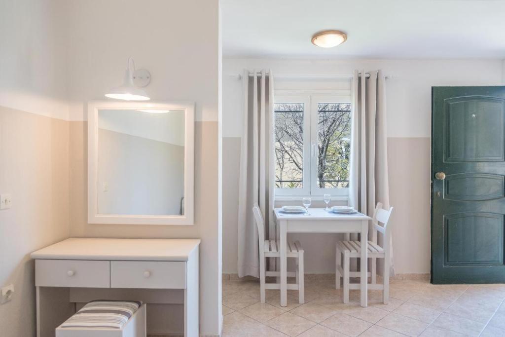 Eleonas Annex Apartments กาวอส ภายนอก รูปภาพ